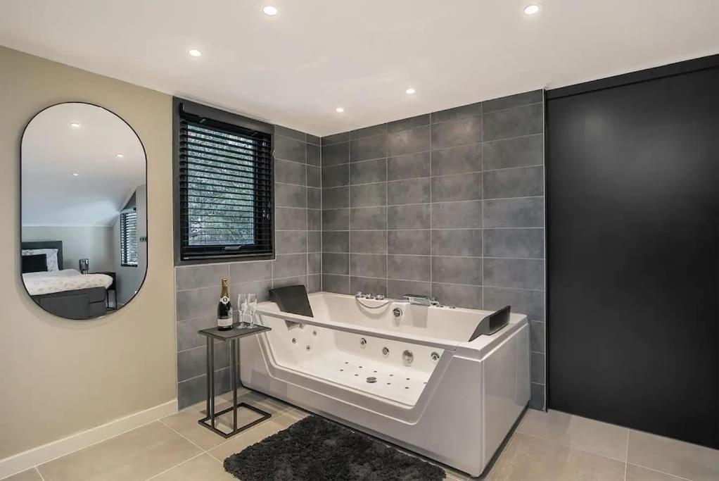 Relaxed Luxe "Boszichthuisje" Met Jacuzzi Bospark Ijsselheide Hattemerbroek מראה חיצוני תמונה